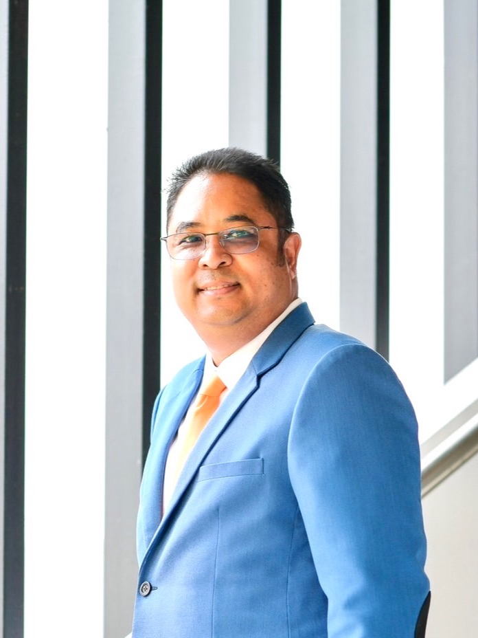 DR.SINGHA  CHAVEESUK